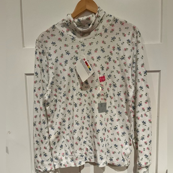 Hanes Tops - Floral Turtleneck Long Sleeve Top hanes her way xl vintage
